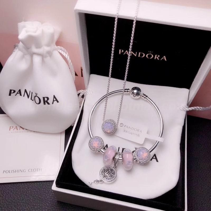 Pandora Bracelets 643